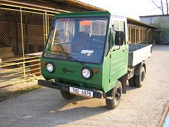 Multicar M2501 se sklápěčkou na tři strany